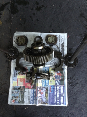 +++ ขายชุดเฟืองท้ายสภาพใหม่   รถยก  T.C.M.  FD25-Z5  ดีเซล  ราคา 20,000.- บาท ครับ