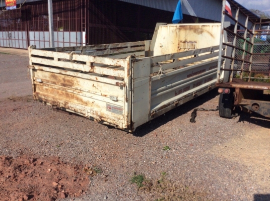 ขายกระบะ 6ล้อสามมิตร ถอดลงจากรถISUZU DECA ยาง900 ครัทซีกว้าง 0.85 ม. กระบะกว้าง 2.45 ม.ยาว 4 ม.อุปกรณ์ครบ  ขาย 120,000 บาท (ศุภากร 081-4252943)