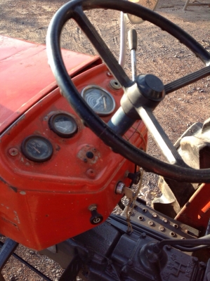 แทรกเตอร์คูโบต้า 240 สภาพดีพร้อมใช้งาน เครื่องยนต์.3 สูบ มีผานหลังให้ด้วย