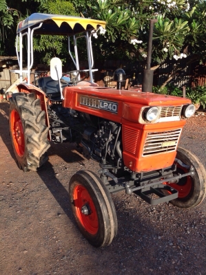 แทรกเตอร์คูโบต้า 240 สภาพดีพร้อมใช้งาน เครื่องยนต์.3 สูบ มีผานหลังให้ด้วย