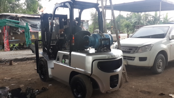 ขายรถยกนิสสัน3ตันรุ่นใหม่สภาพ100