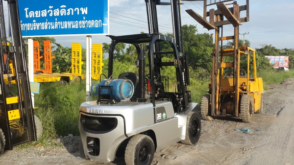 ขายรถยกนิสสัน3ตันรุ่นใหม่สภาพ100