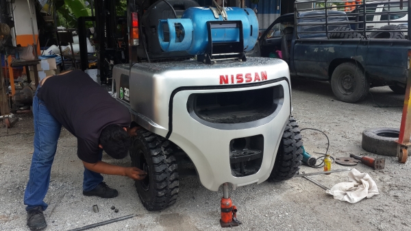 ขายรถยกนิสสัน3ตันรุ่นใหม่สภาพ100