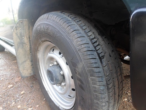 (ขอบคุณ truck 2 hand.com ขายแล้ว) บิกเอ็มเครื่องแดง รถดีมากคัชซีก็ดี80\%แต่สภาพโดยรวมดีใช้งานอยู่ประจำ สนใจคุยกันได้