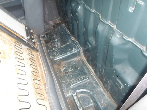 (ขอบคุณ truck 2 hand.com ขายแล้ว) บิกเอ็มเครื่องแดง รถดีมากคัชซีก็ดี80\%แต่สภาพโดยรวมดีใช้งานอยู่ประจำ สนใจคุยกันได้