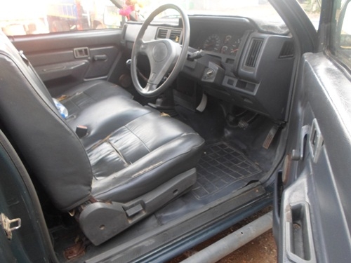 (ขอบคุณ truck 2 hand.com ขายแล้ว) บิกเอ็มเครื่องแดง รถดีมากคัชซีก็ดี80\%แต่สภาพโดยรวมดีใช้งานอยู่ประจำ สนใจคุยกันได้