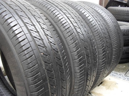 ขายยาง DUNLOP SP LT37 ปี4713(1ชุด) 215-65-16 ราคา 4,800
