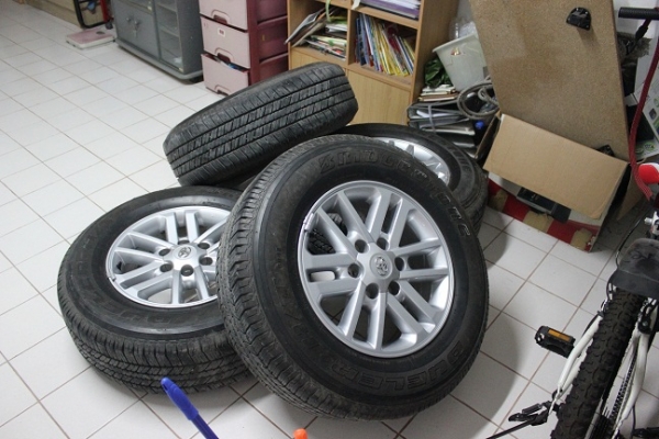 ขายล้อแม๊กวีโก้แชมตัวท็อป ขอบ17พร้อมยาง ปี2011