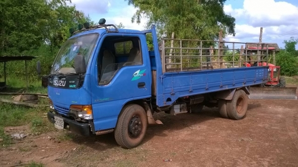 ขาย 6 ล้อ NKR 110 ปี 39 คัสซีสวยตลอดเส้น เครื่อง 4BE1 110 แรงม้า เก๋งสวย ยางดี ทะเบียนเต็มพร้อมโอน ราคาต่อรองได้