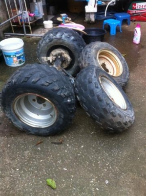 ขายชุดล้อ 10นิ้ว พร้อมเพลาขับ ทั้งหมดขนไป5000 มาก่อนเอาไป