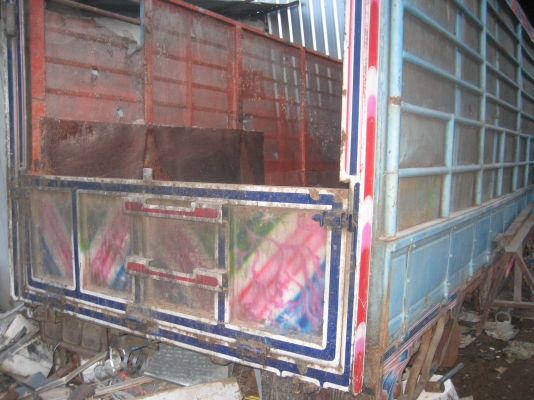 กระบะ ถอกจาก NKR  ตามสภาพ  ราคา  16,000 บาท