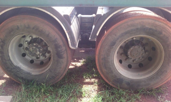 รถฮีโน่ 12 ล้อ 414 แรงม้า.  ( รถประกอบ )  สนใจติดต่อ 081 - 6079515