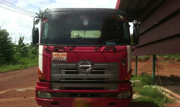 รถฮีโน่ 12 ล้อ 414 แรงม้า.  ( รถประกอบ )  สนใจติดต่อ 081 - 6079515