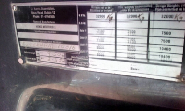 รถฮีโน่ 12 ล้อ 414 แรงม้า.  ( รถประกอบ )  สนใจติดต่อ 081 - 6079515