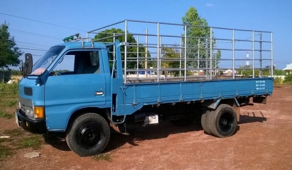 ขาย 6 ล้อ ISUZU KS 110 สภาพพร้อมใช้งาน คัสซีสวยตลอดเส้น เครื่อง 4BD1 ฝาขาว 110 แรงม้า เกียร์ดี เบรคดี ทะเบียนพร้อมโอน ราคาต่อรองได้ครับ