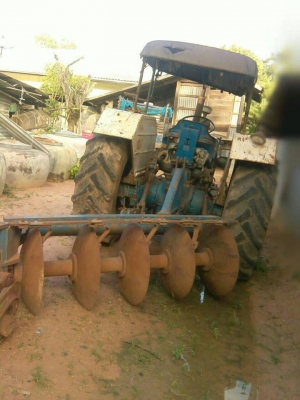 ขายรถไถFORD อุปกรณ์พร้อม ผาน5 ใบดัน เครื่องดี สภาพพร้อมใช้งาน ปั๊มดี ขายรถไถFORD อุปกรณ์พร้อม ผาน5 ใบดัน เครื่องดี สภาพพร้อมใช้งาน ปั๊มดี