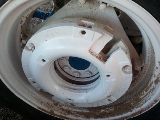 ขายรถไถ FORD 6610แท้ เก่านอกสภาพดี เก็บสีแล้ว อุปกรณ์ครบ พร้อมทำงาน ขายรถไถ FORD 6610แท้ เก่านอกสภาพดี เก็บสีแล้ว อุปกรณ์ครบ พร้อมทำงาน