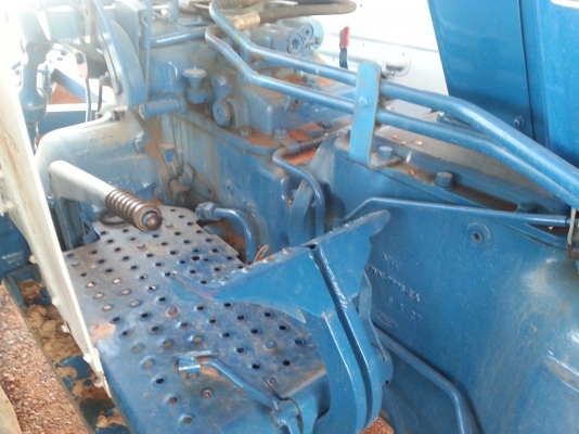 ขายรถไถ FORD 6610แท้ เก่านอกสภาพดี เก็บสีแล้ว อุปกรณ์ครบ พร้อมทำงาน ขายรถไถ FORD 6610แท้ เก่านอกสภาพดี เก็บสีแล้ว อุปกรณ์ครบ พร้อมทำงาน