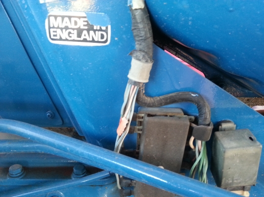 ขายรถไถ FORD 6610แท้ เก่านอกสภาพดี เก็บสีแล้ว อุปกรณ์ครบ พร้อมทำงาน ขายรถไถ FORD 6610แท้ เก่านอกสภาพดี เก็บสีแล้ว อุปกรณ์ครบ พร้อมทำงาน