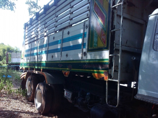 hino 227.   320