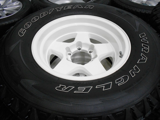 ขายล้อแม็ก Bradley 16×8ET-25 พร้อมยาง Goodyear AT 265/70/16 กลางปี 10/เทิร์นได้ ใส่ฟรี ส่งฟรีค่ะ ขายล้อแม็ก Bradley 16×8ET-25 พร้อมยาง Goodyear AT 265/70/16 กลางปี 10/เทิร์นได้ ใส่ฟรี ส่งฟรีค่ะ