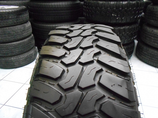 ขายยาง Mud Deestone 265/75/16 กลางปี 13 ดอกสวย ไม่มีปะ 1 คู่/ใส่ฟรี ส่งฟรีค่ะ
