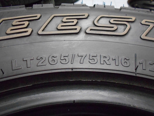 ขายยาง Mud Deestone 265/75/16 กลางปี 13 ดอกสวย ไม่มีปะ 1 คู่/ใส่ฟรี ส่งฟรีค่ะ ขายยาง Mud Deestone 265/75/16 กลางปี 13 ดอกสวย ไม่มีปะ 1 คู่/ใส่ฟรี ส่งฟรีค่ะ