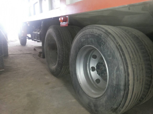 ขายรถ10ล้อยาว7.2เมตร ติดเครนพร้อมที่่คีบเหล็ก ขายรถ10ล้อยาว7.2เมตร ติดเครนพร้อมที่่คีบเหล็ก