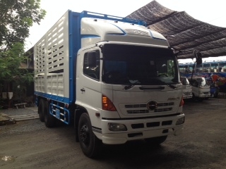 ขายรถ 10 ล้อ HINO  MEGA FL กระบะพร้อมคอกขึ้นใหม่ทั้งลูก  สภาพสวยมาก เครื่องยนต์ 260 แรงม้า สนใจติดต่อ 080-4477814 พีรพงษ์