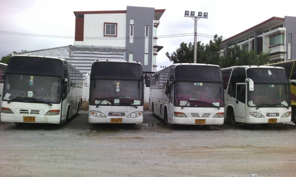 ขายรถบัสแอร์ไฟฟ้า ยาว 9.50 เมตร ช่วงล่างแหนบ 5 คัน ถุงลม 5 คัน ราคาเหมารวม 10 คัน 3 ล้าน