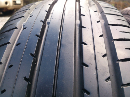 ขายยางYOKOHAMA 205/60R16 ยางสัปดาห์ที่24ปี12 ดอกเต็มนิ่มลึกเท่ากันไม่แตกลายไม่ร้าวไม่กินข้าง (สภาพยาง90\%) จำนวน 1 ชุด