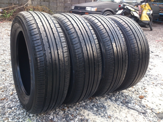 ขายยางYOKOHAMA 205/60R16 ยางสัปดาห์ที่24ปี12 ดอกเต็มนิ่มลึกเท่ากันไม่แตกลายไม่ร้าวไม่กินข้าง (สภาพยาง90\%) จำนวน 1 ชุด