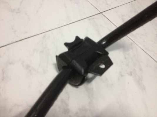 ขายกันโคลงหน้า e30 สภาพดี ราคา750บาท โทร0924462525โส ขายกันโคลงหน้า e30 สภาพดี ราคา750บาท โทร0924462525โส