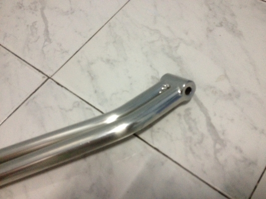 ขายค้ำโช๊คหน้า เป็นสแตนเลสทั้งเส้น ใส่e30 ของตามรูป ราคา1200บาท โทร0924462525โส