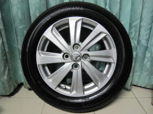 ขายล้อแม็กพร้อมยาง TOYOTA VIOS ขอบ 15 ตุ่มหน้ายางยังมีอยู่