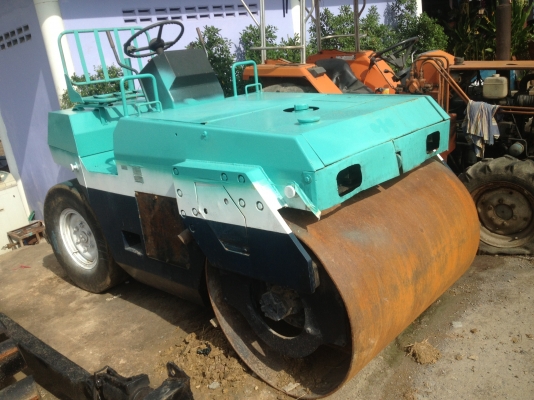 ขายรถบด มีระบบสั่นสะเทือน สภาพดี พร้อมใช้งาน