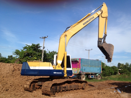 ขายรถแม็คโคร  PC 200-5 เล่มทะเบียน