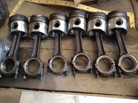 อะไหล่เครื่อง6d105komatsu