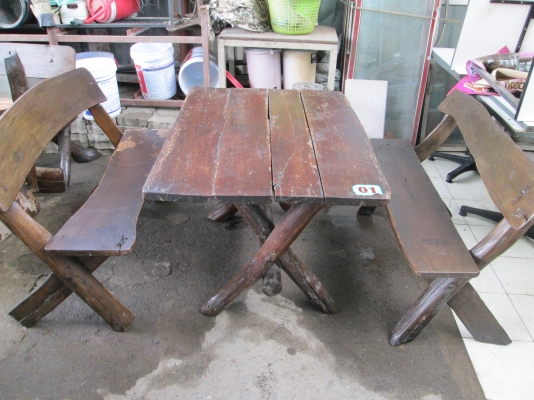 เหลือ 3ชุดนั่งเล่นในบ้านในสวน  บ่อปลา โต๊ะไม้แข็งแรงได้ฟิวส์