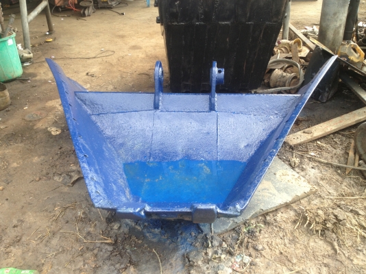 ขายบุ้งกี้ใส่ตักดิน+ตักล่อง 2ใบละ15000 ใส่PC120-1-2-3-5.