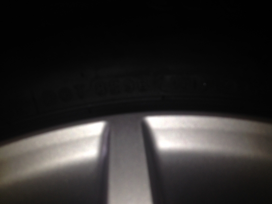 ต้องการขายล้อแม็กปาเจโร่ ขอบ 17 พร้อมยาง 265 65 17 ปี 12 ยางยังนิ่ม