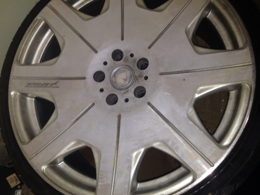 ต้องการขายยาง 225 35 20 สัปดาห์ที่ 42 ปี 13 ต้องการขายยาง 225 35 20 สัปดาห์ที่ 42 ปี 13