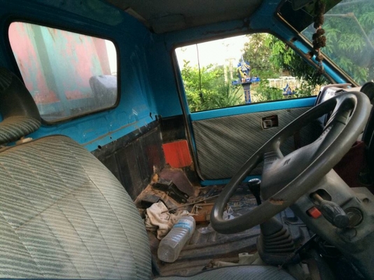 **350,000 บ.ต่อรอง**ขาย6ล้อดั้ม5คิว ISUZU KS วางเครื่อง 4HF1-120แรงฝาดำ(ลงเล่ม) เครื่องดีแรงดี เกียร์สั้นสาย ช่วงล่างFหน้า-หลัง คัสซีมีปะ1แผล สโลวกลาง กระบะดั้มเหล็ก5ตัน3.60ม.ยิงหน้าสภาพดี พื้นดีข้างดี หัวเก๋งโอเค มีผุหน่อย ภายในคอนโซลพอได้ พ.ธรรมดา ยาง8.