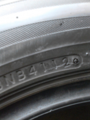 205/60R16 BRIDGESTONE TURANZA GR90   ปี2012  ไม่มีปะ  มี 2 เส้น  TEL.081-427-3941