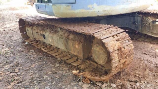 แพ็คเก็ตคู่ KOMATSU pc128 พร้อมเทนเลอร์ 6 ล้อใหญ่ ISUZU jcm แพ็คเก็ตคู่ KOMATSU pc128 พร้อมเทนเลอร์ 6 ล้อใหญ่ ISUZU jcm