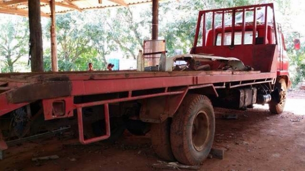 แพ็คเก็ตคู่ KOMATSU pc128 พร้อมเทนเลอร์ 6 ล้อใหญ่ ISUZU jcm แพ็คเก็ตคู่ KOMATSU pc128 พร้อมเทนเลอร์ 6 ล้อใหญ่ ISUZU jcm