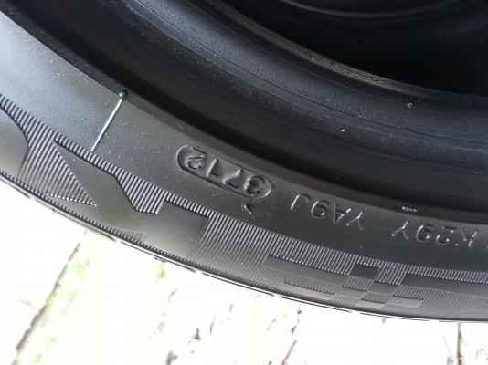 ยาง 195/50/15 ปลายปี 12 1คุ่ ยาง 195/50/15 ปลายปี 12 1คุ่