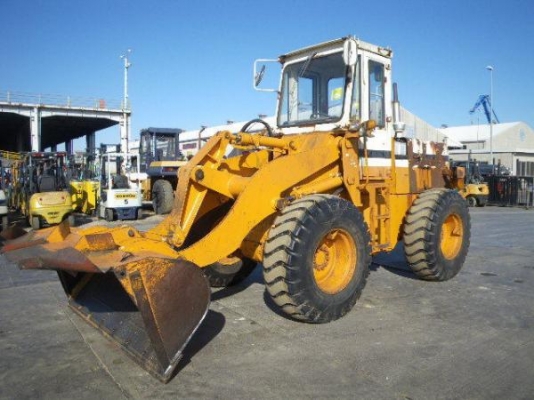 ขายรถตักล้อยาง KOMATSU 510 รถเก่าจากญี่ปุ่นแท้ ซีเรียล 12,xxx ราคา 750,000 บาท