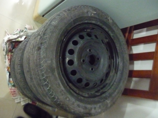 ขายล้อกระทะ ขอบ 14  4รู100 พร้อมยาง ทั้่ง 4 วง 1,800.-