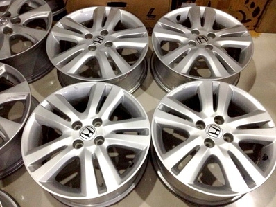 แม็กซ์16 JAZZ ปี12-13 สภาพใหม่ทั้งชุด 4รู100 ใส่รถอื่นได้เยอะ ตจว ส่งได้ครับ